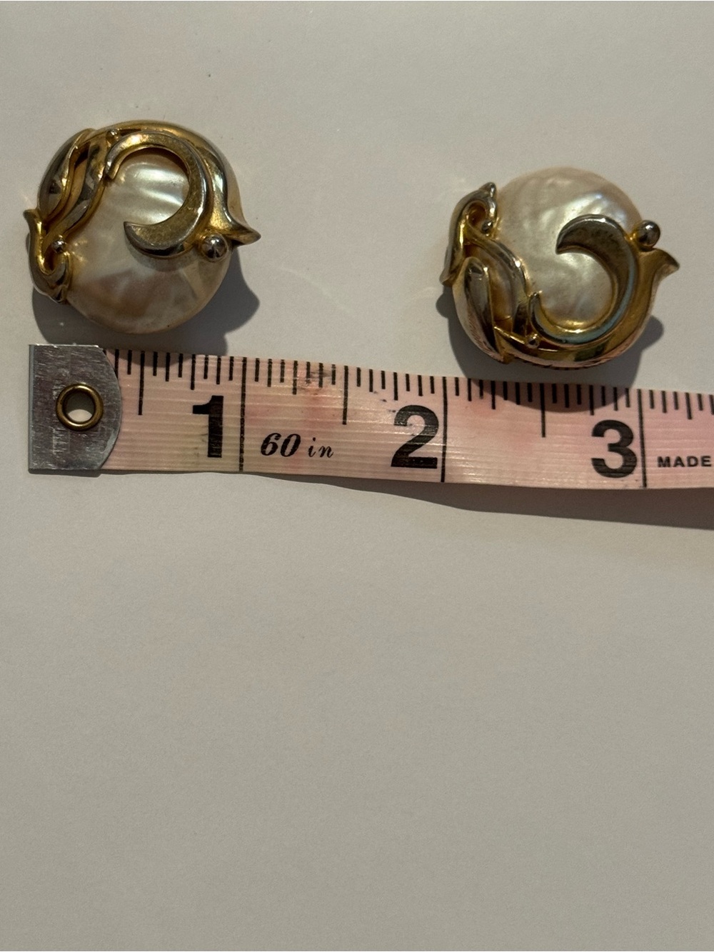Vtg Givenchy Earrings, Large Faux Baroque Pearl Clip Earrings Gold Tone Vintage - Picture 7 of 7